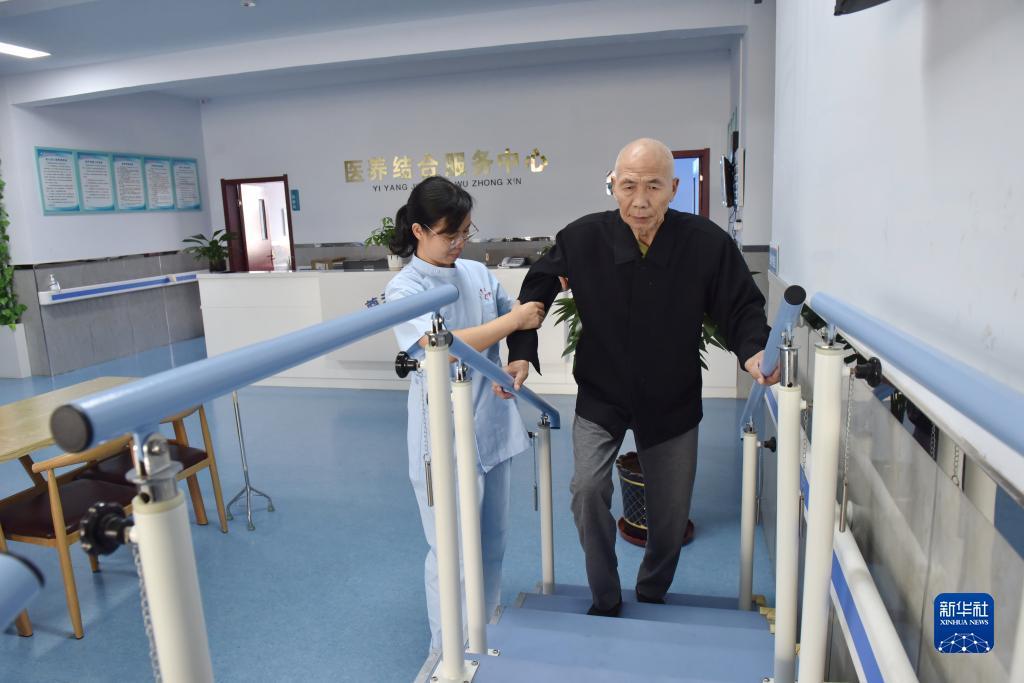 皇冠真人玩游戏